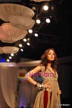 at Manish malhotra Show on day 3 of HDIL on 14th Oct 2009 (174).JPG